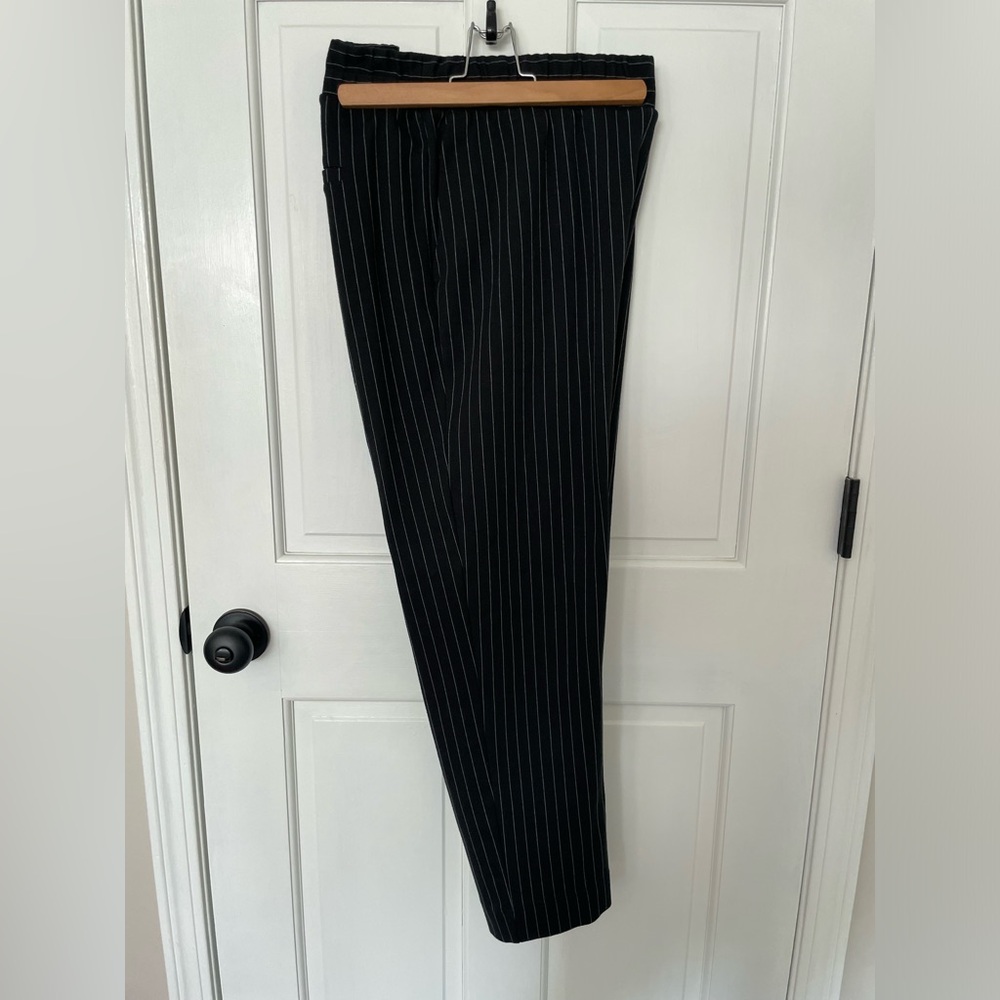 A New Day Womens High Rise Slim Straight Ankle Pull On Pants Black pin-striped
